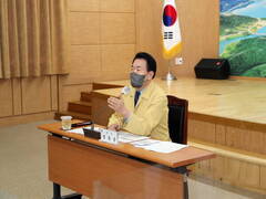장흥군은 14일 군청 회의실에서 지역 언론인을 초청해 ‘2022년 신년 기자간담회’를 개최했다고 전했다.